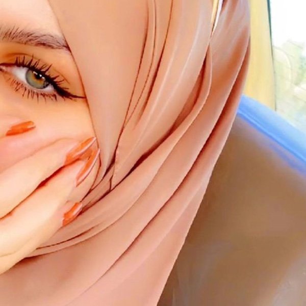 عکس فیک دختــرونه مخ زنی