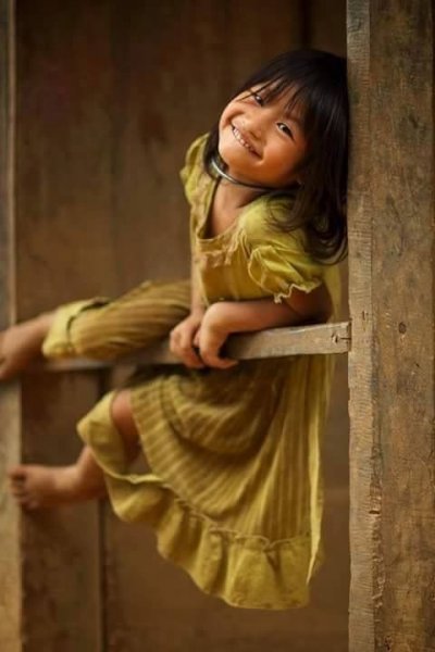  عکس پروفایل دخترانه طبیعی با لبخند