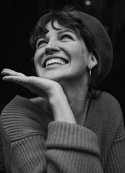  عکس پروفایل دخترانه طبیعی با لبخند