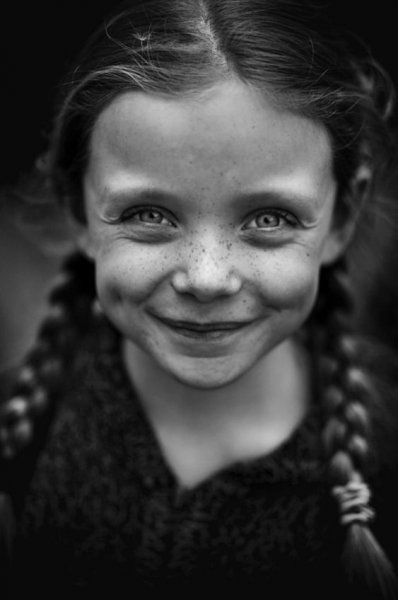  عکس پروفایل دخترانه طبیعی با لبخند