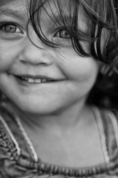  عکس پروفایل دخترانه طبیعی با لبخند