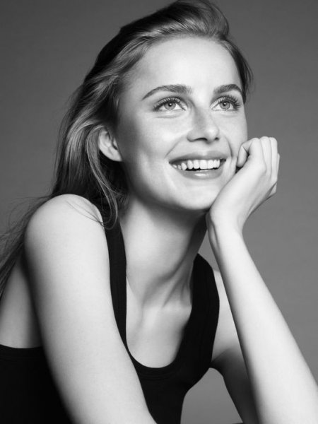  عکس لبخند دختر طبیعی