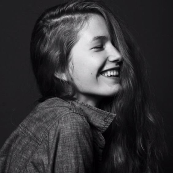  عکس لبخند دختر طبیعی