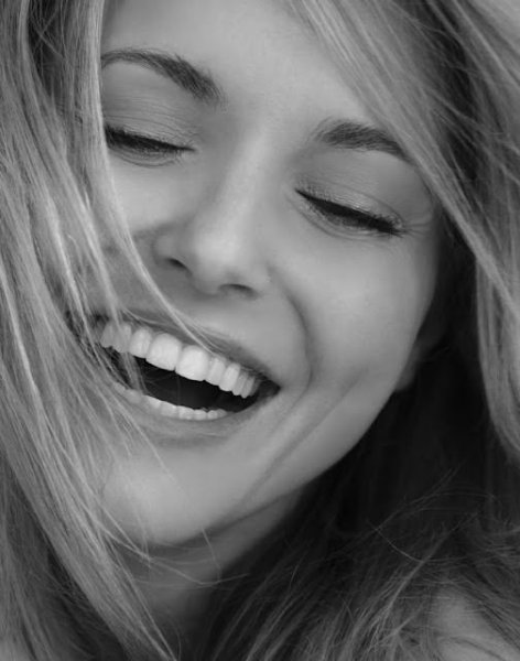  عکس لبخند دختر طبیعی