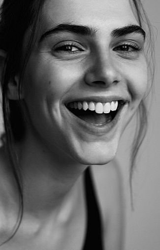  عکس لبخند دختر طبیعی