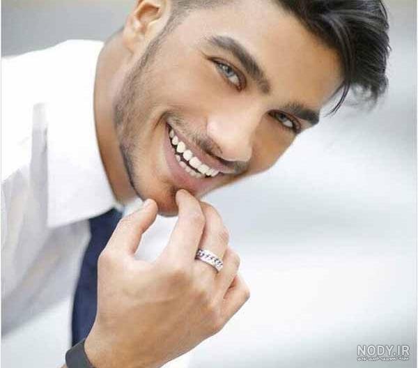  عکس لبخند مردانه