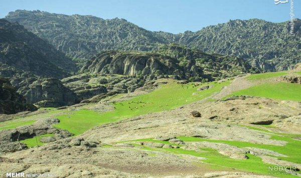 عکس طبیعت بکر کوهستان