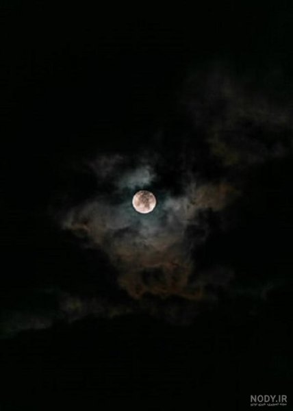 عکس آسمان ابری در شب