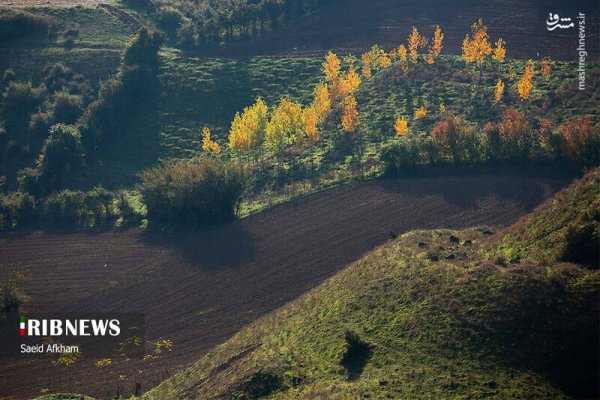  عکس دریاچه در فصل پاییزی