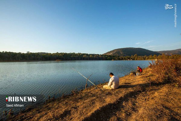  عکس دریاچه در فصل پاییزی