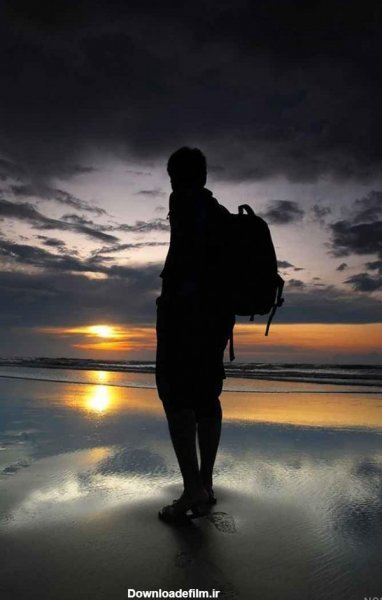  عکس مرد غمگین کنار دریا