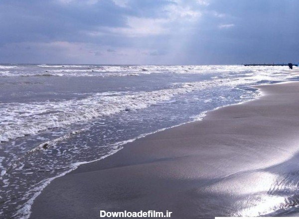  عکس مرد غمگین کنار دریا