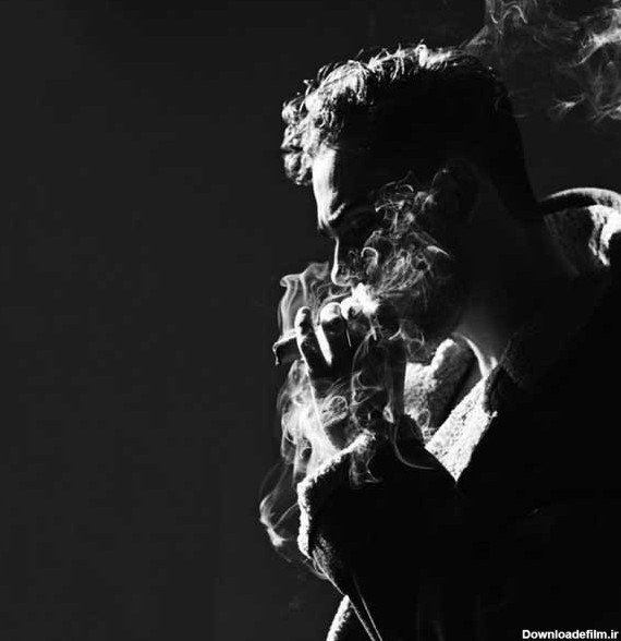  عکس مرد تنها در تاریکی