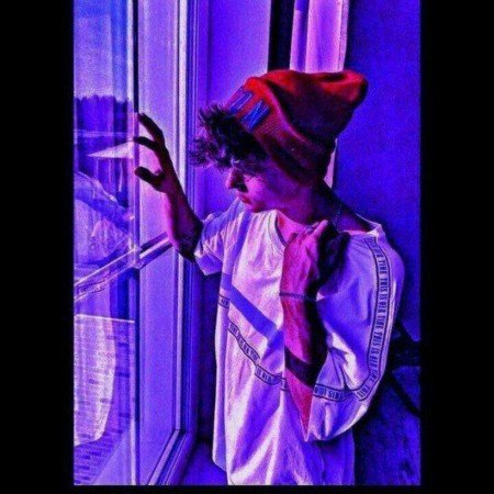  عکس سیگار در دست پسر