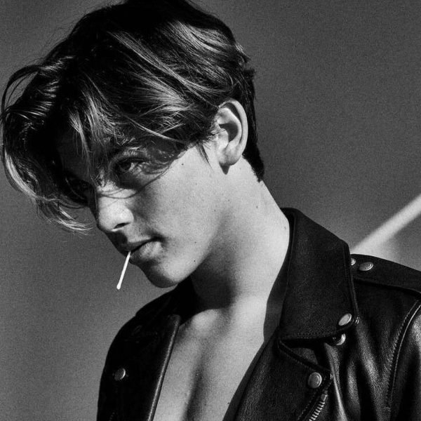  پروفایل پسرونه شاخ فیک سیاه سفید