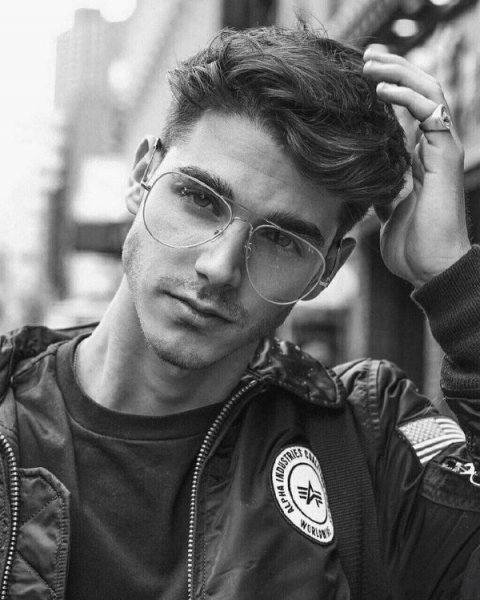  پروفایل پسرونه شاخ فیک سیاه سفید