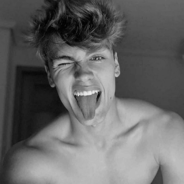  پروفایل پسرونه شاخ فیک سیاه سفید