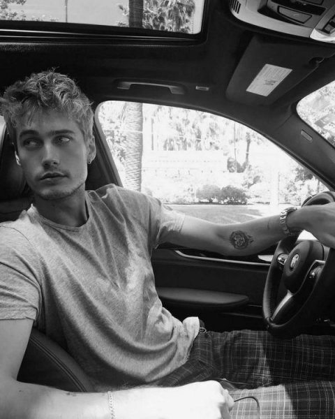  عکس شاخ سیاه و سفید پسرونه