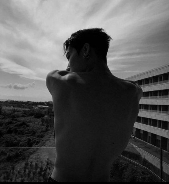  عکس شاخ سیاه و سفید پسرونه