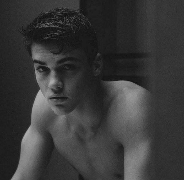  عکس شاخ سیاه و سفید پسرونه