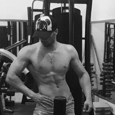  عکس پروفایل پسرانه بدن سکس پک