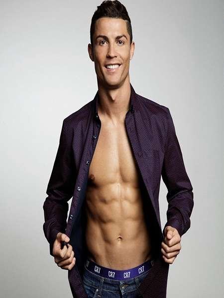  عکس سیکس پک رونالدو برای پروفایل