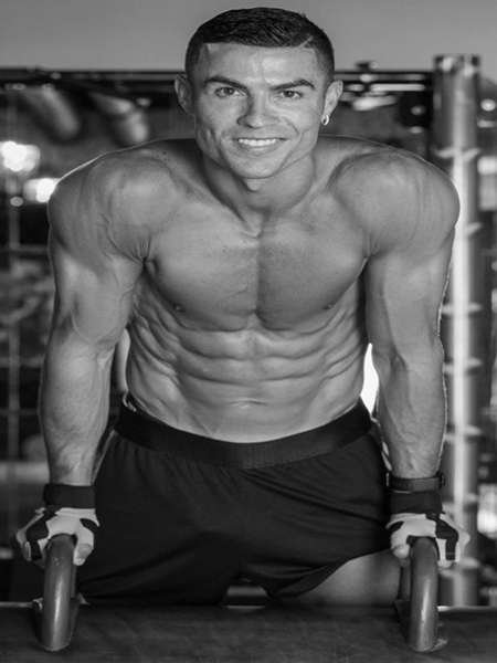  عکس سیکس پک رونالدو برای پروفایل