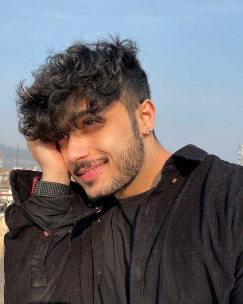 عکس سلفی پسرانه طبیعی