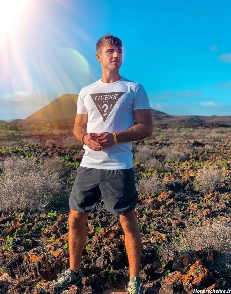  عکس پسر خوشگل برای پروفایل کنار دریا