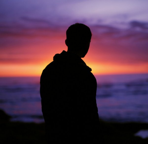  عکس پسر خوشگل تو غروب برای پروفایل