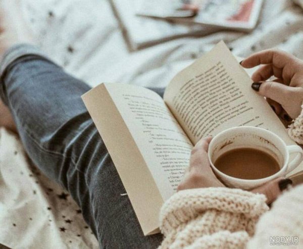 عکس پسر خوشگل با کتاب برای پروفایل