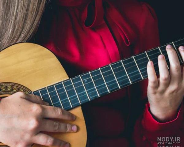  عکس پسر خوشگل با گیتار برای پروفایل