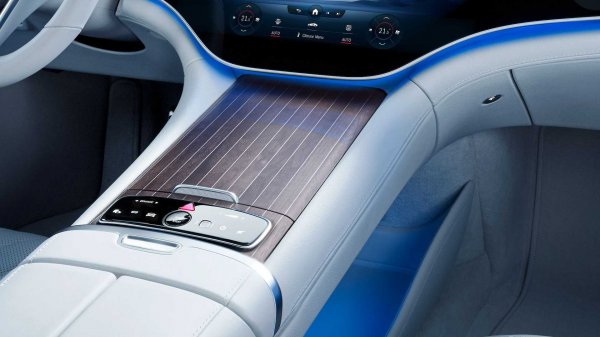 عکس داخل ماشین مرسدس بنز