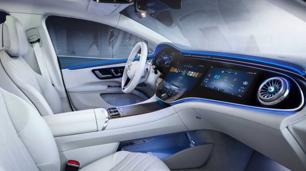  عکس داخل ماشین مرسدس بنز