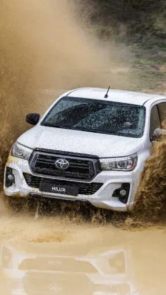  دانلود عکس تویوتا هایلوکس