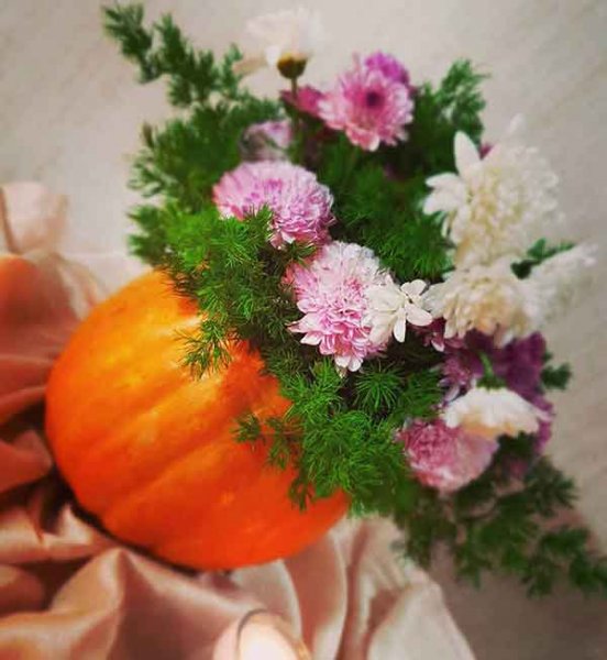  تزیین کدو حلوایی با گل و میوه