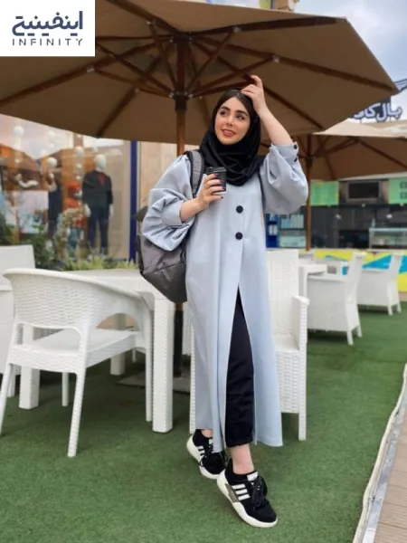  ژست دانشجویی با تیپ اسپرت و زیبا