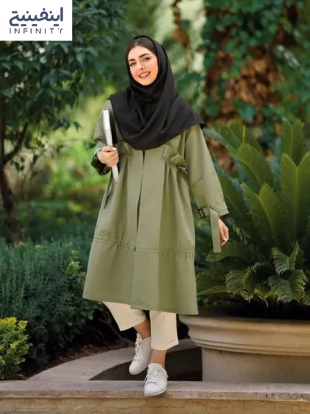  ژست دانشجویی با تیپ اسپرت و زیبا