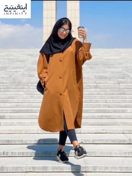  ژست دانشجویی با تیپ اسپرت و زیبا