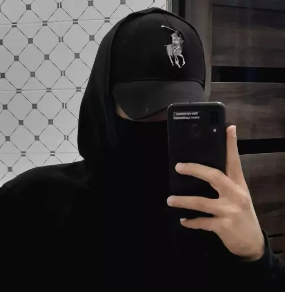 عکس پروفایل واتساپ پسرانه سلفی با آیفون