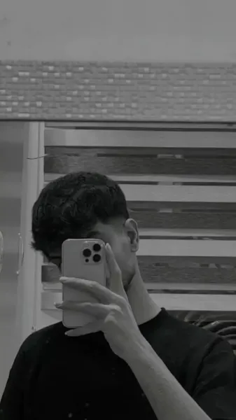  عکس پروفایل واتساپ پسرانه سلفی با آیفون