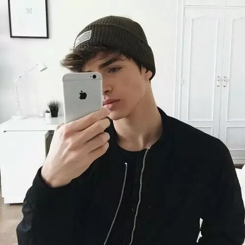  عکس پروفایل واتساپ پسرانه سلفی با آیفون