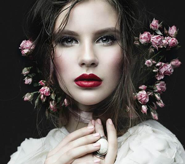  عکس در میان گل‌ها