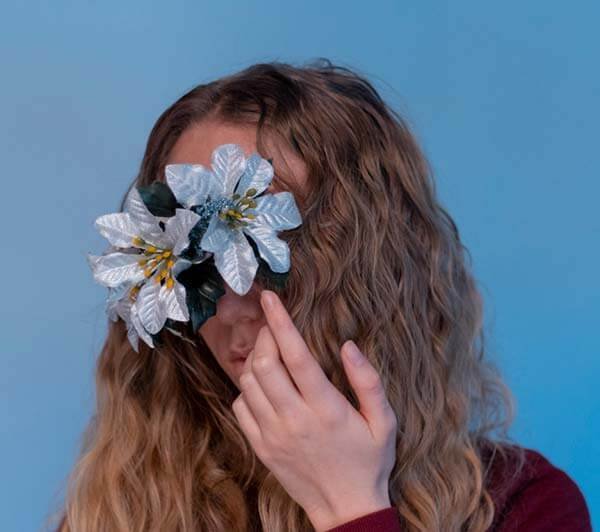  عکس در میان گل‌ها