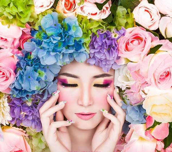  عکس در میان گل‌ها