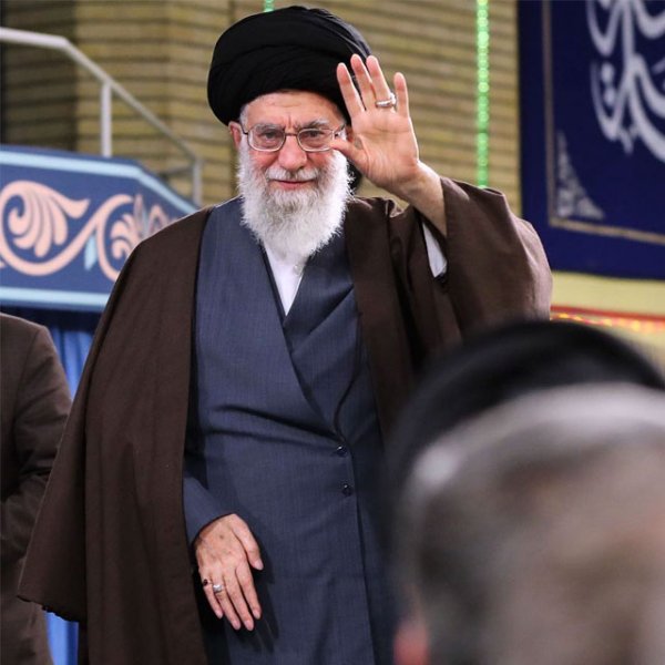  دانلود عکس رهبر با کیفیت 4k