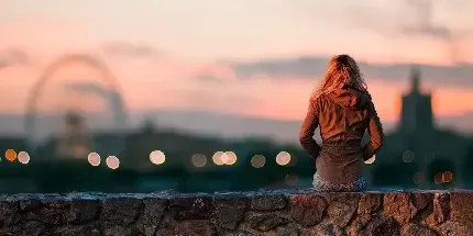  عکس یک مرد در تاریکی