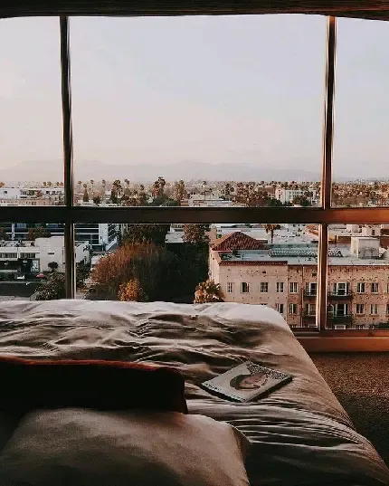  عکس یک مرد در تاریکی