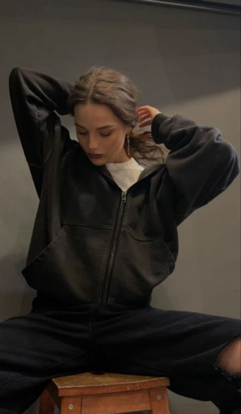  عکس پروفایل مشکی دختر خسته