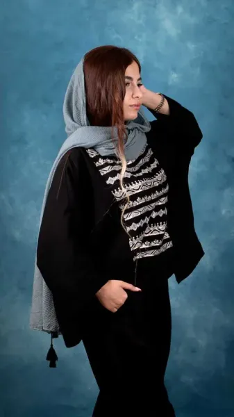 عکس دخترانه شاد با ژست خوشگل